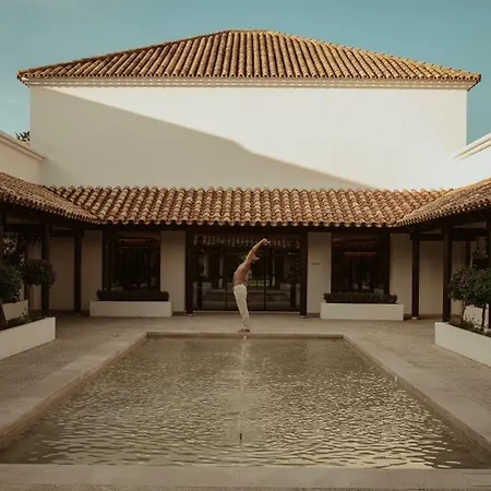 La Zambra Resort-the Unbound Collection By Hyatt פואנגירולה